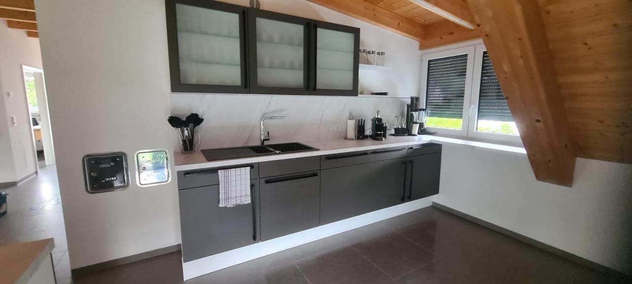 Moderne Ferienunterkunft/Wohnung Burgthann ภายนอก รูปภาพ