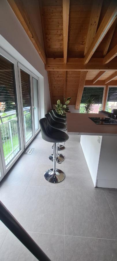 Moderne Ferienunterkunft/Wohnung Burgthann ภายนอก รูปภาพ