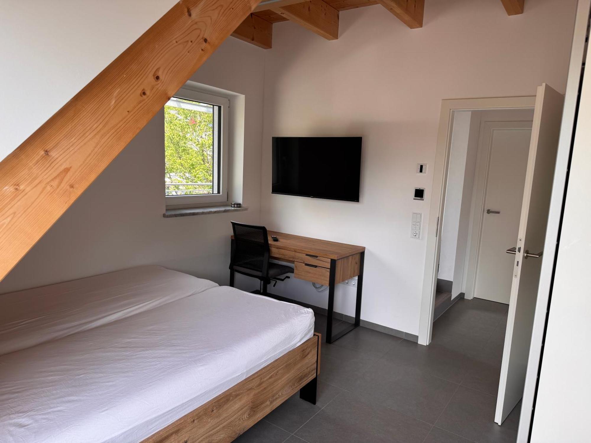 Moderne Ferienunterkunft/Wohnung Burgthann ภายนอก รูปภาพ